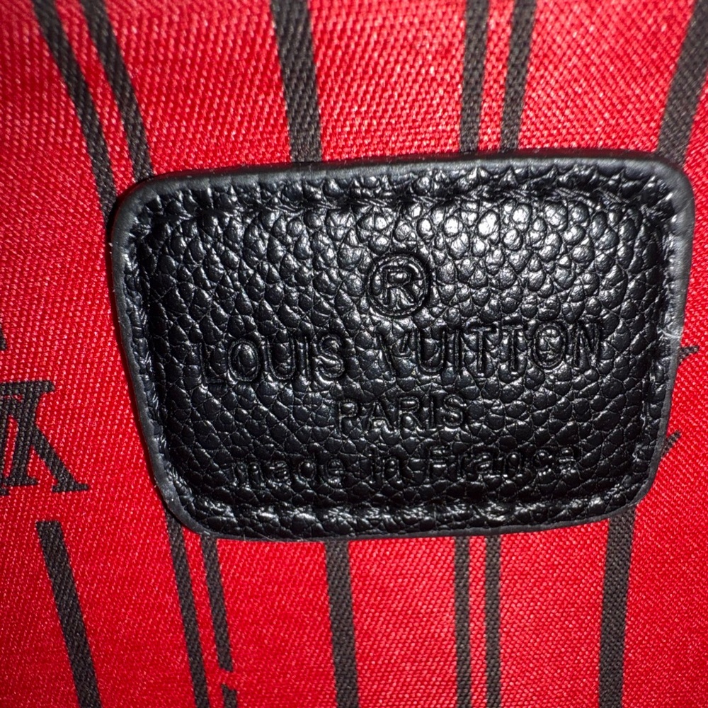 Black and Cream Designer Handbag - Picture 5 of 5